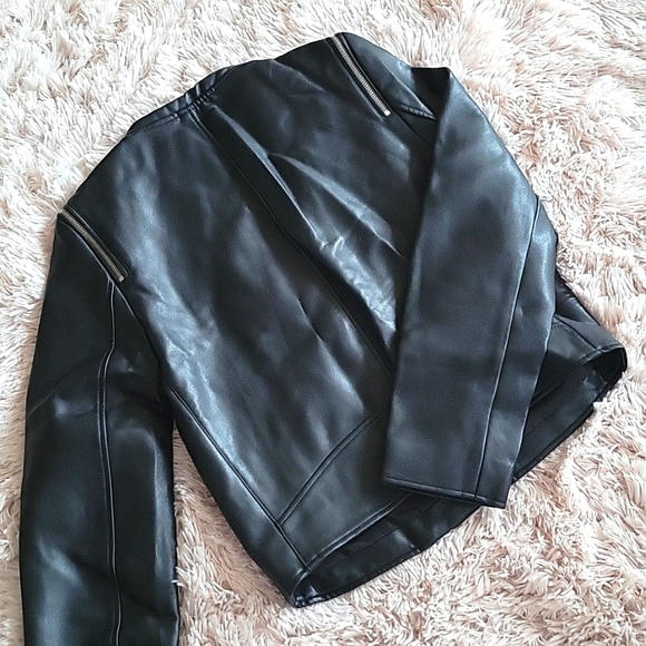 Black leather like jacket with pockets - Picture 3 of 3